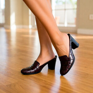 Vintage Via Spiga mule slip on Leather Size 6 Made in Italy